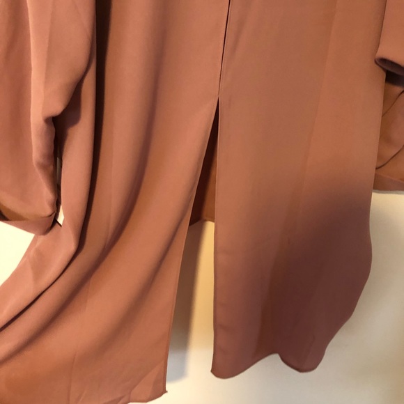 Cold shoulder blouse - Picture 4 of 4